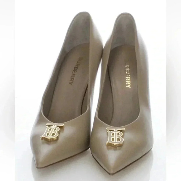 Burberry Leather Ezra TB Monogram Pointed Toe Pumps size 35 - Picture 6 of 10